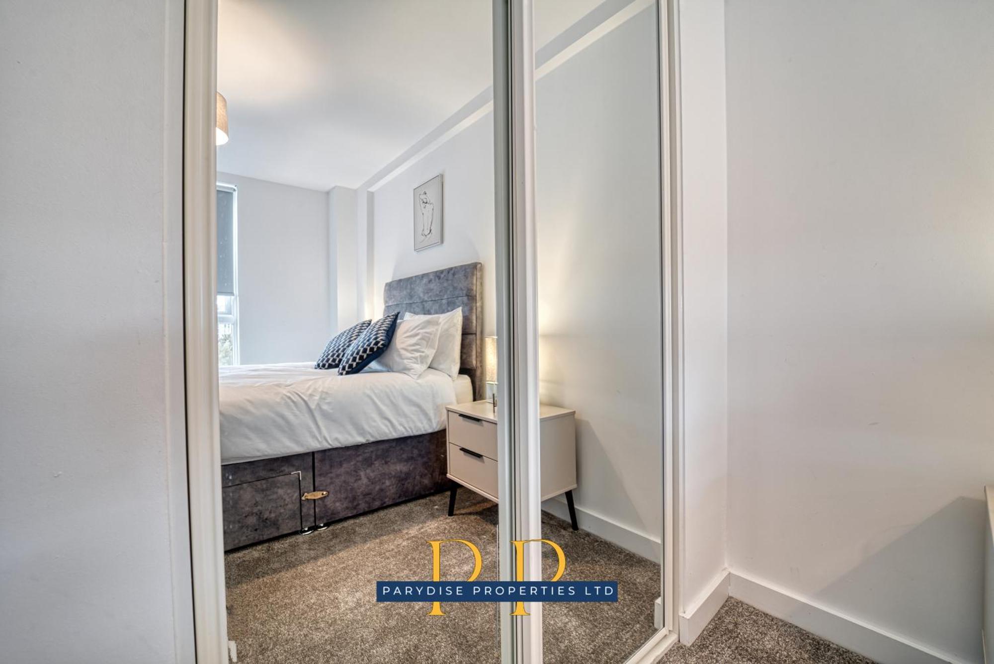 The Middlewood Plaza Suite - By Parydise Properties - Business Or Leisure Stays, Central Location, Sleeps 4, Salford Manchester Exterior foto
