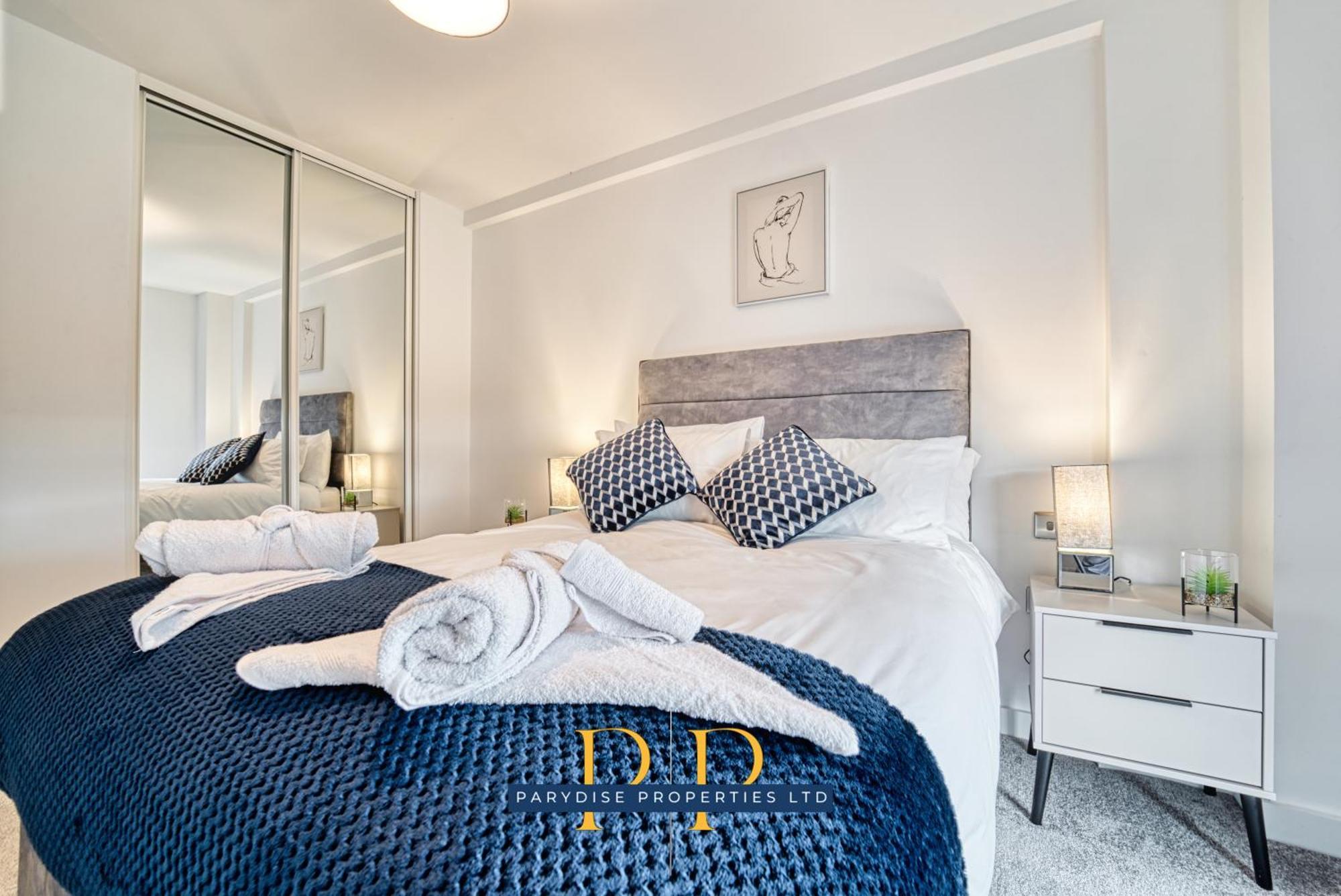 The Middlewood Plaza Suite - By Parydise Properties - Business Or Leisure Stays, Central Location, Sleeps 4, Salford Manchester Exterior foto