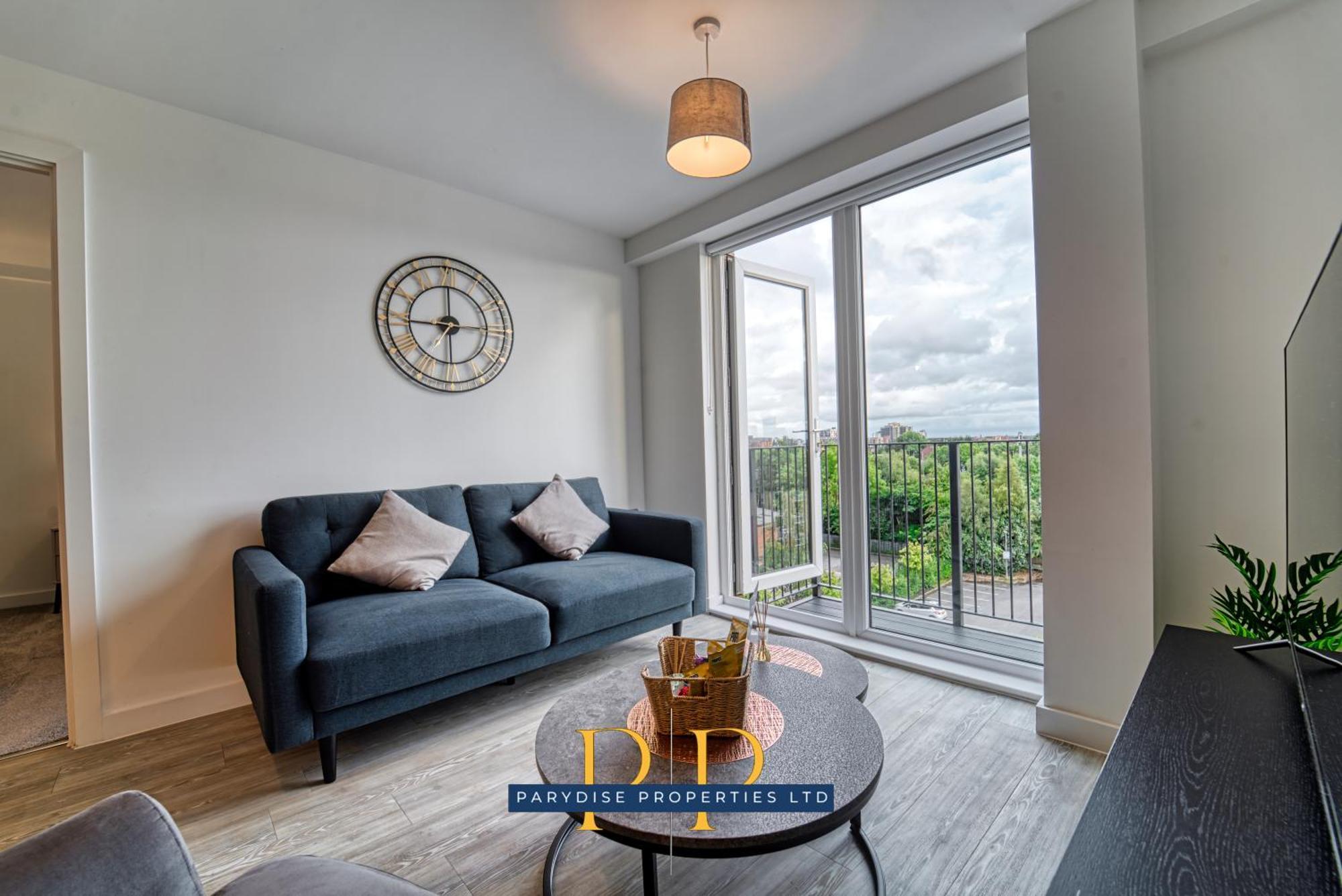 The Middlewood Plaza Suite - By Parydise Properties - Business Or Leisure Stays, Central Location, Sleeps 4, Salford Manchester Exterior foto
