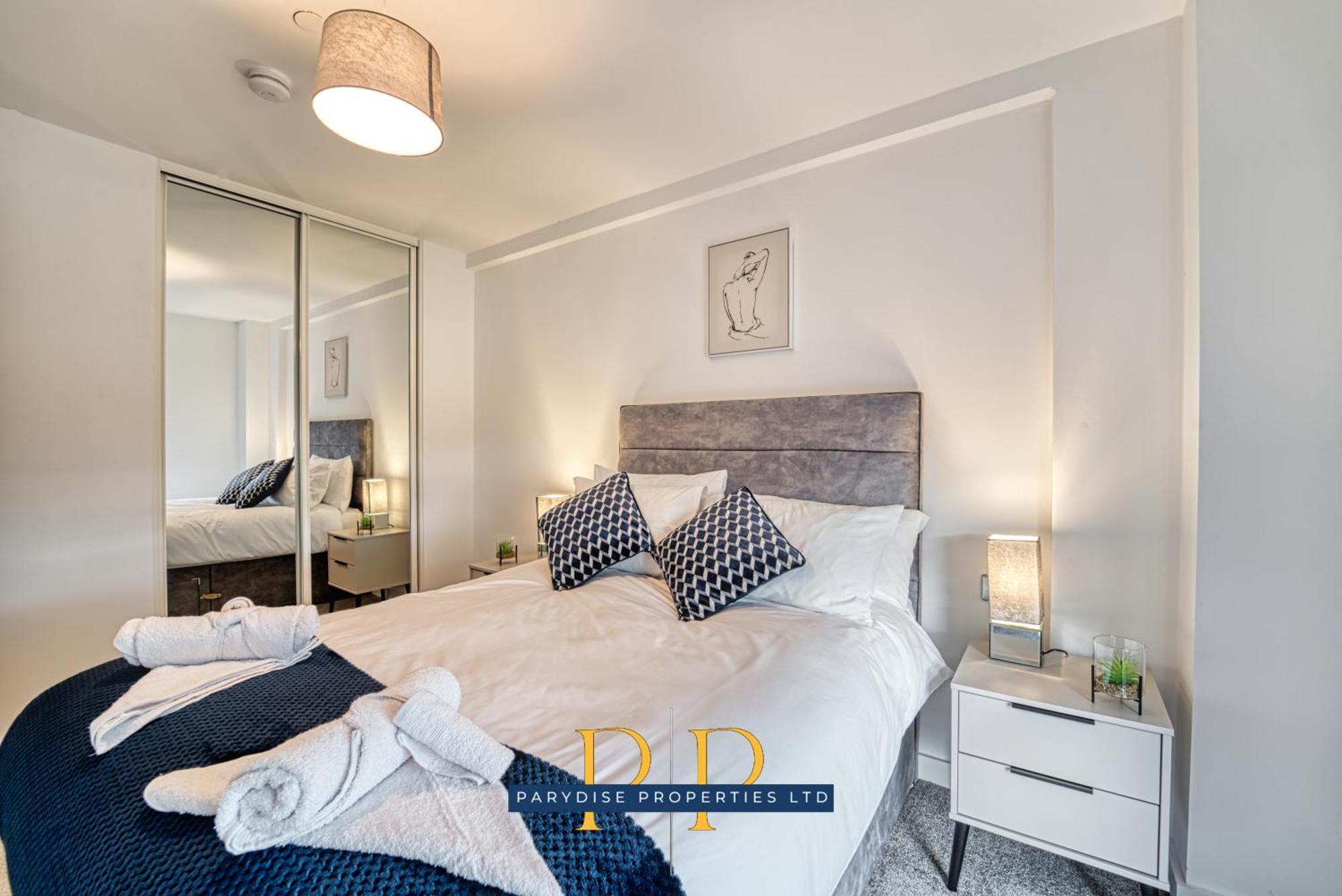The Middlewood Plaza Suite - By Parydise Properties - Business Or Leisure Stays, Central Location, Sleeps 4, Salford Manchester Exterior foto