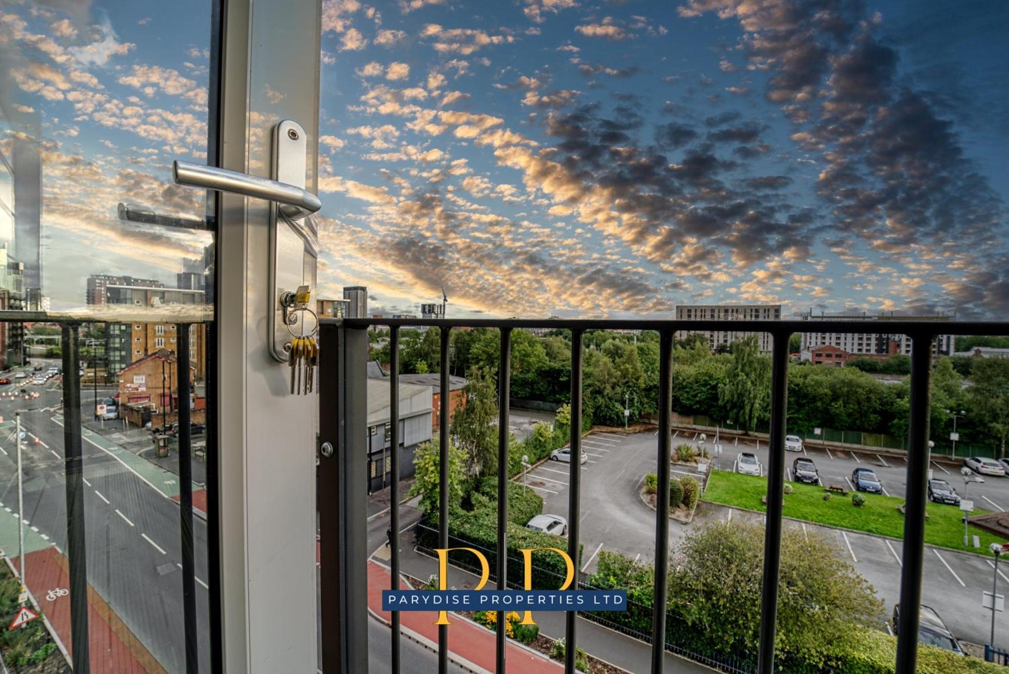 The Middlewood Plaza Suite - By Parydise Properties - Business Or Leisure Stays, Central Location, Sleeps 4, Salford Manchester Exterior foto