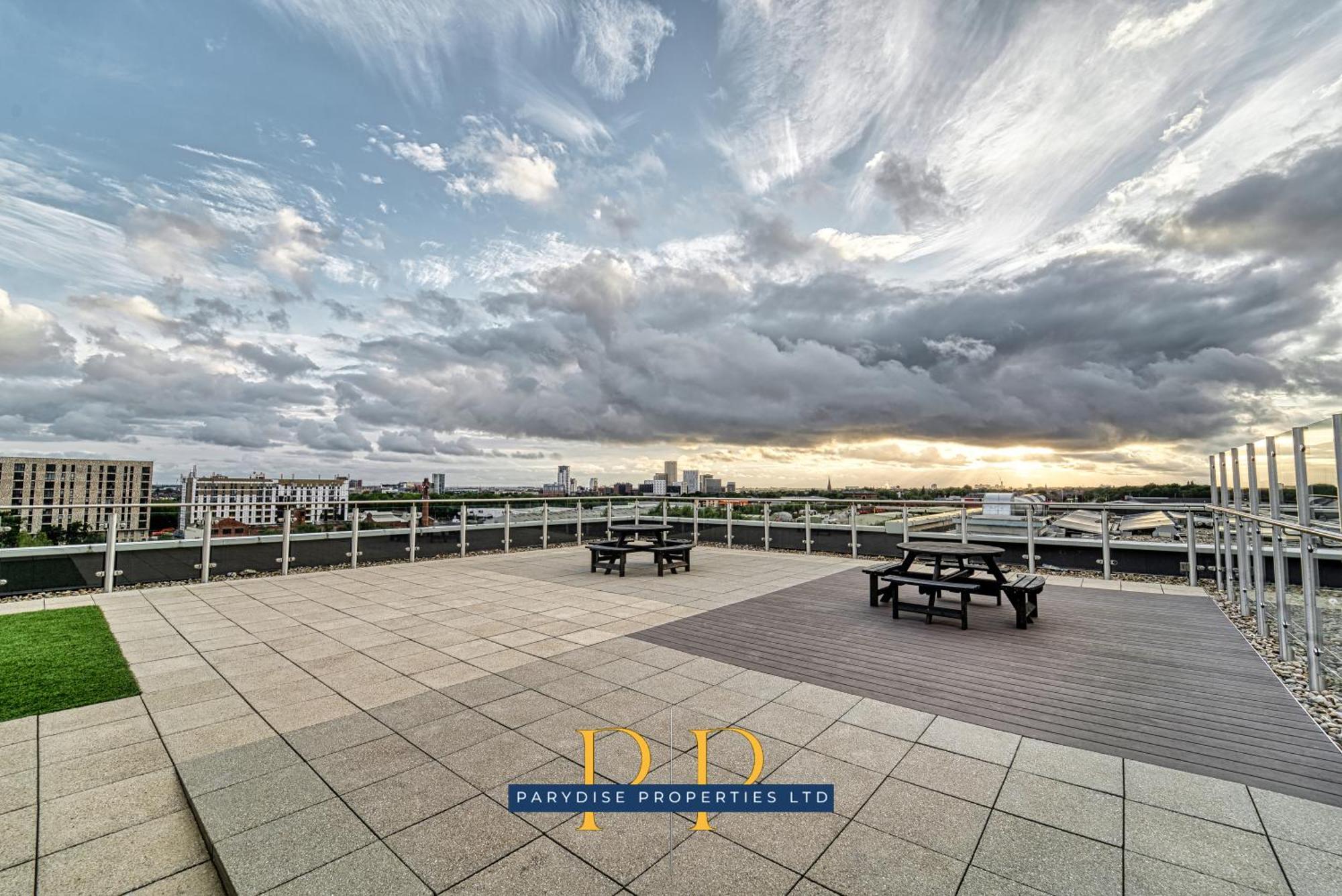 The Middlewood Plaza Suite - By Parydise Properties - Business Or Leisure Stays, Central Location, Sleeps 4, Salford Manchester Exterior foto