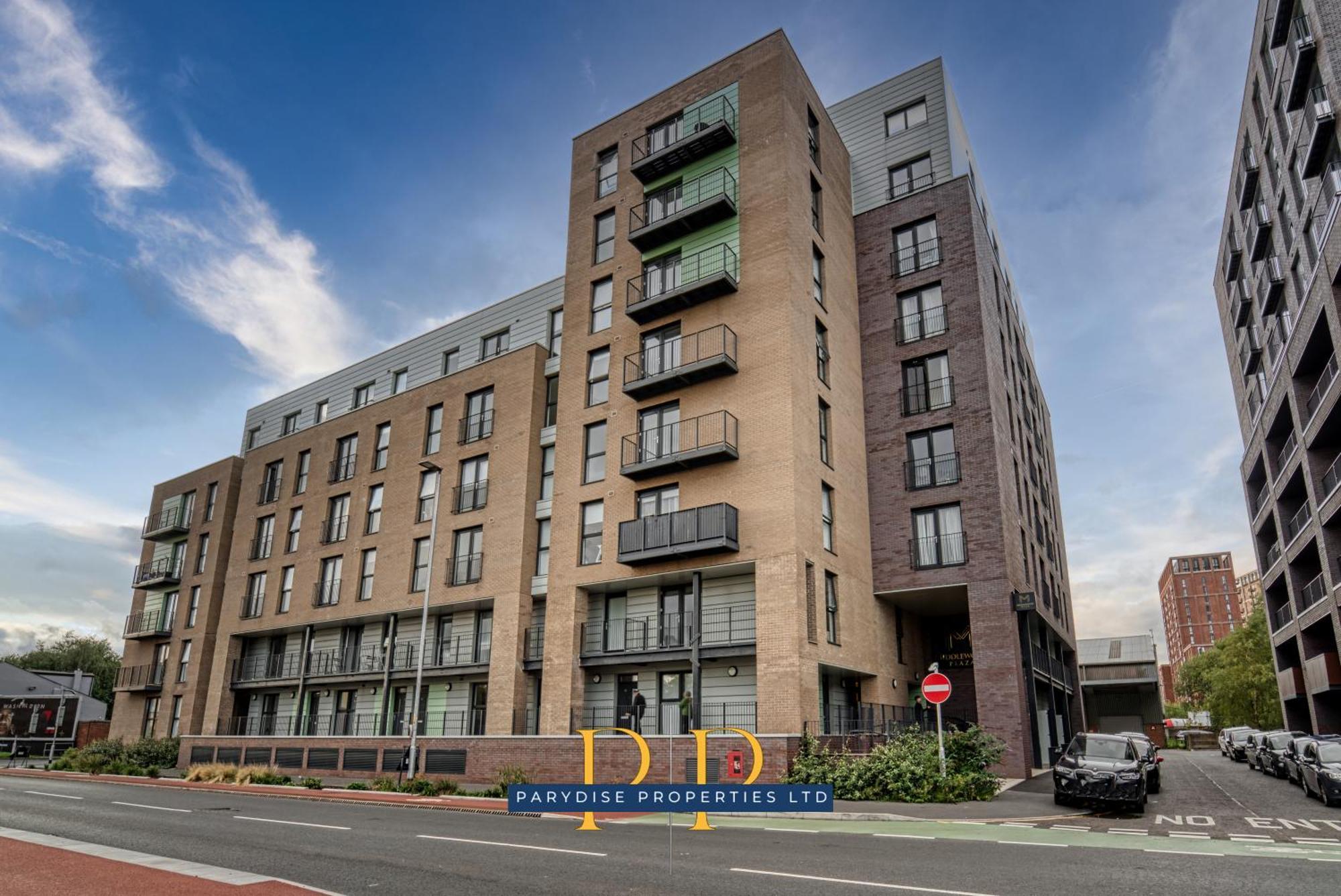 The Middlewood Plaza Suite - By Parydise Properties - Business Or Leisure Stays, Central Location, Sleeps 4, Salford Manchester Exterior foto