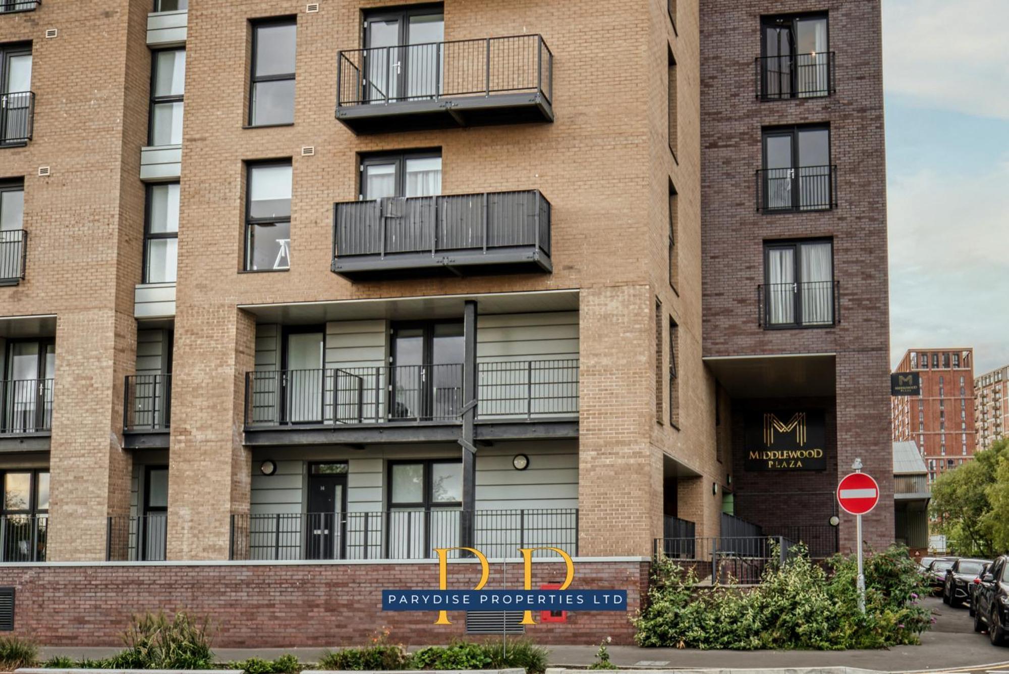 The Middlewood Plaza Suite - By Parydise Properties - Business Or Leisure Stays, Central Location, Sleeps 4, Salford Manchester Exterior foto